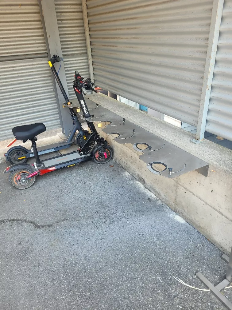 Scooterparkplatz, Volta Edelstahl Scooterparkplatz, Volta Edelstahl